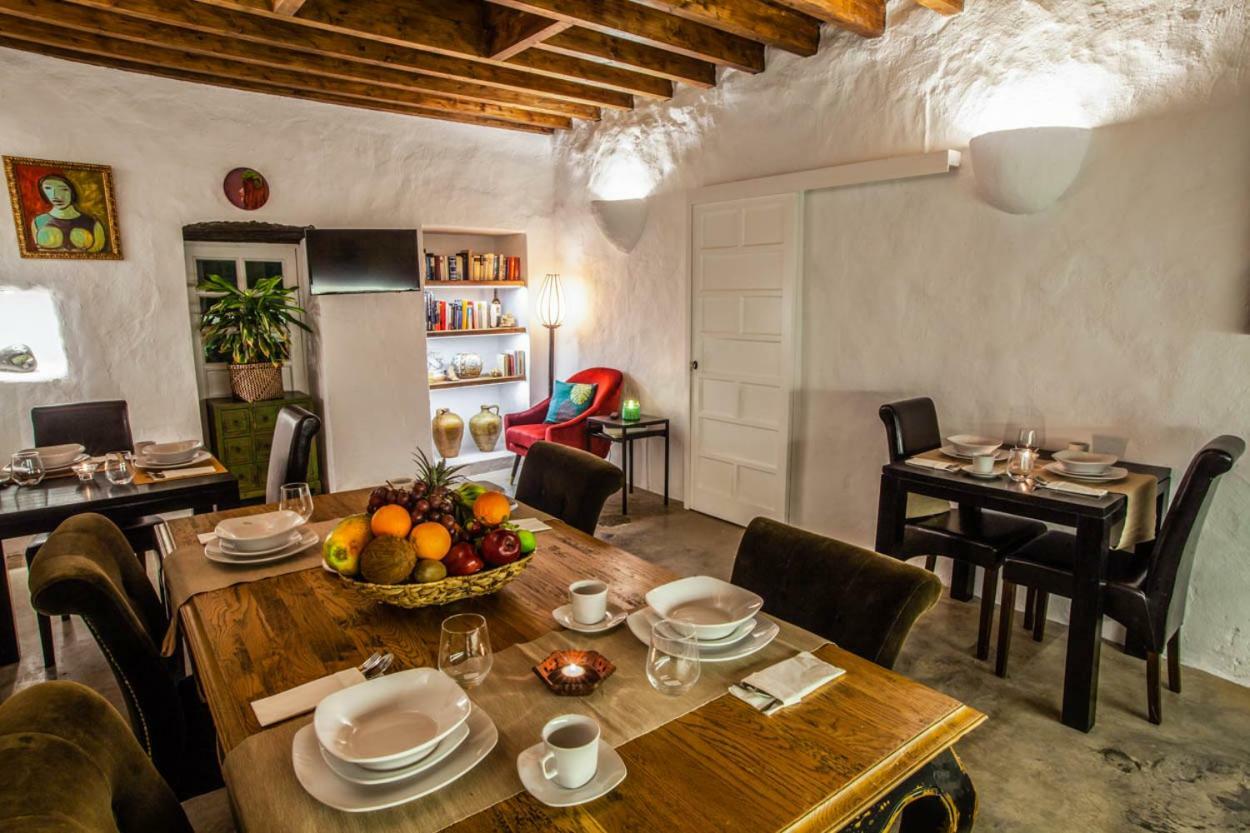 Los Lirios Hotel Rural - Adults Only 蒂亚斯 外观 照片