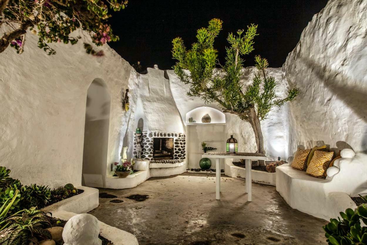 Los Lirios Hotel Rural - Adults Only 蒂亚斯 外观 照片