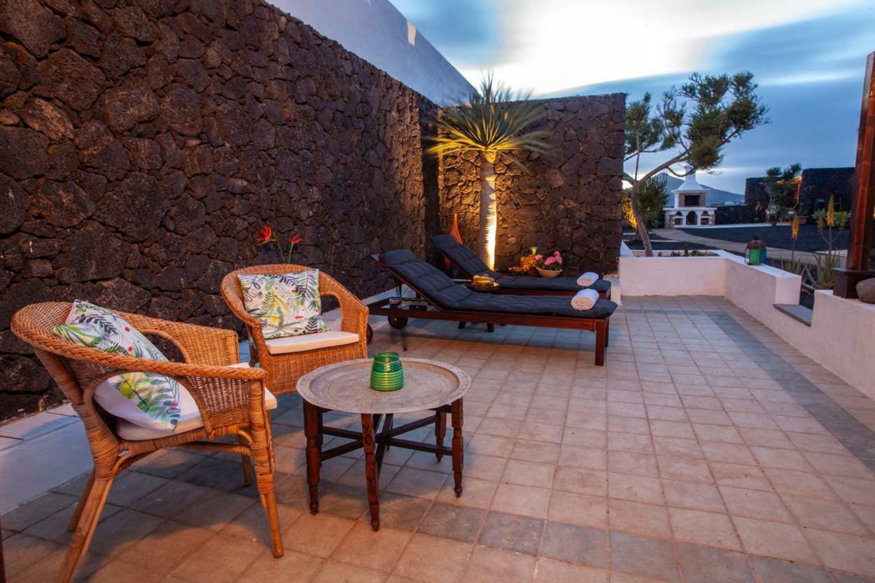 Los Lirios Hotel Rural - Adults Only 蒂亚斯 外观 照片